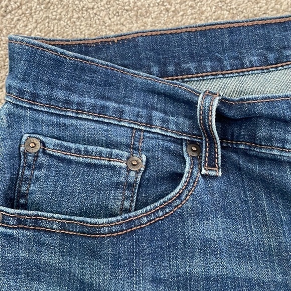 Levi’s High Waisted Shorts - Picture 2 of 8